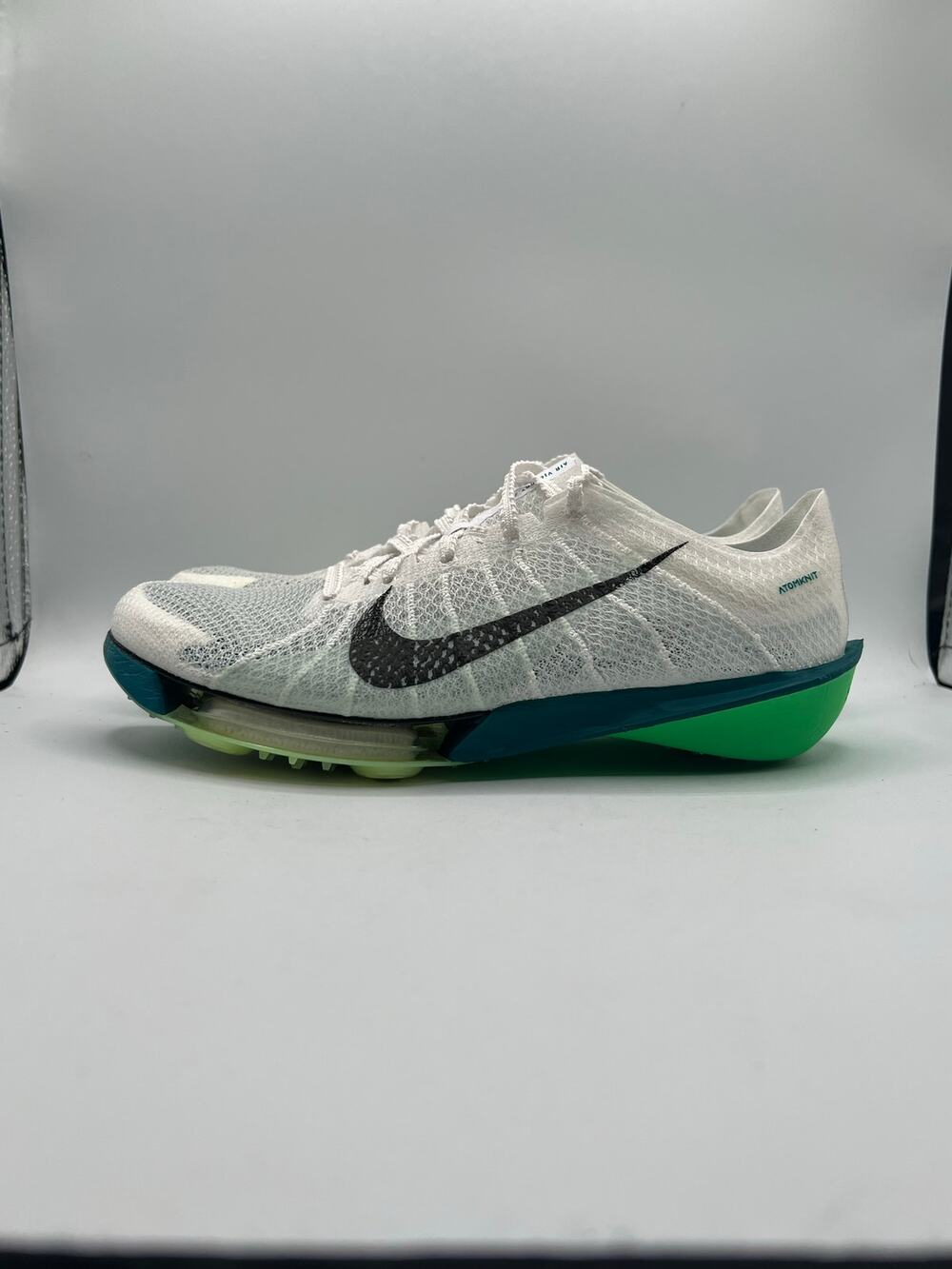 Nike ZoomX Victory 2 âWhite Electric Algaeâ size 4.5 menâs/6 womens